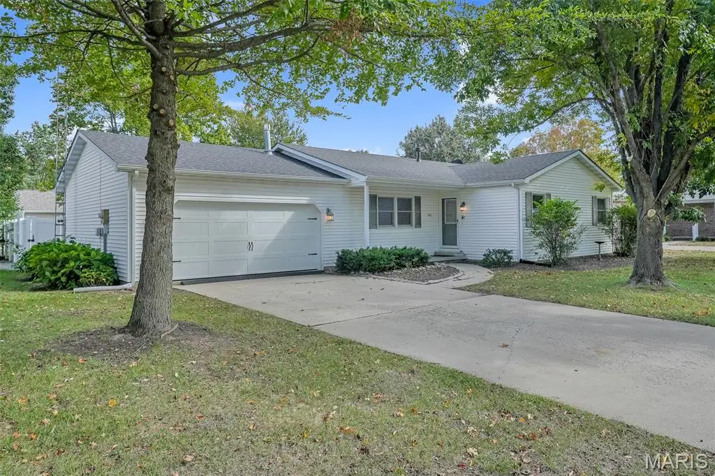 706 Ash Street, Greenville, IL 62246 - #1