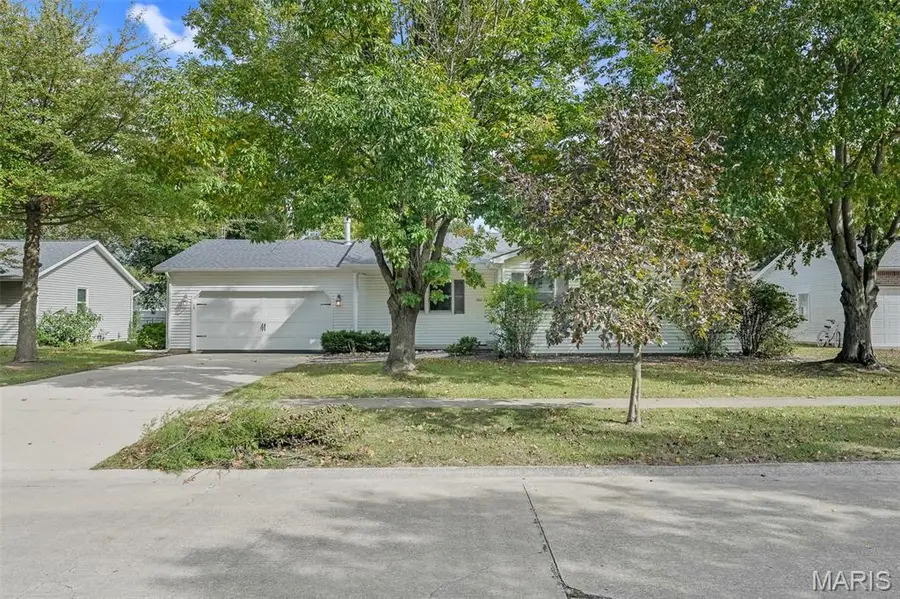 706 Ash Street, Greenville, IL 62246 - #3
