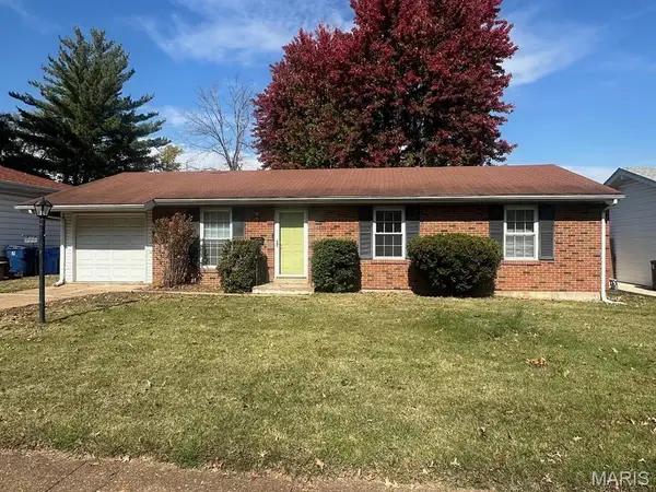 1225 Fox Run Drive, Florissant, MO 63033