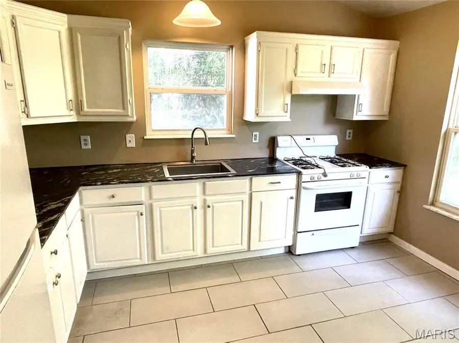 803 Silver Street, Alton, IL 62002 - #3