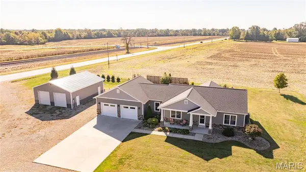 34101 Craig Lake Road, Brighton, IL 62012