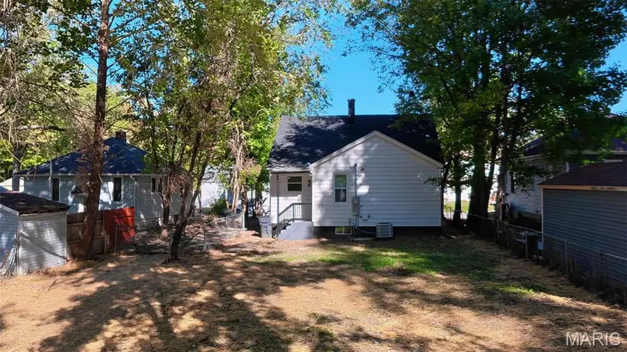 128 S 35th Street, Belleville, IL 62226 - #2