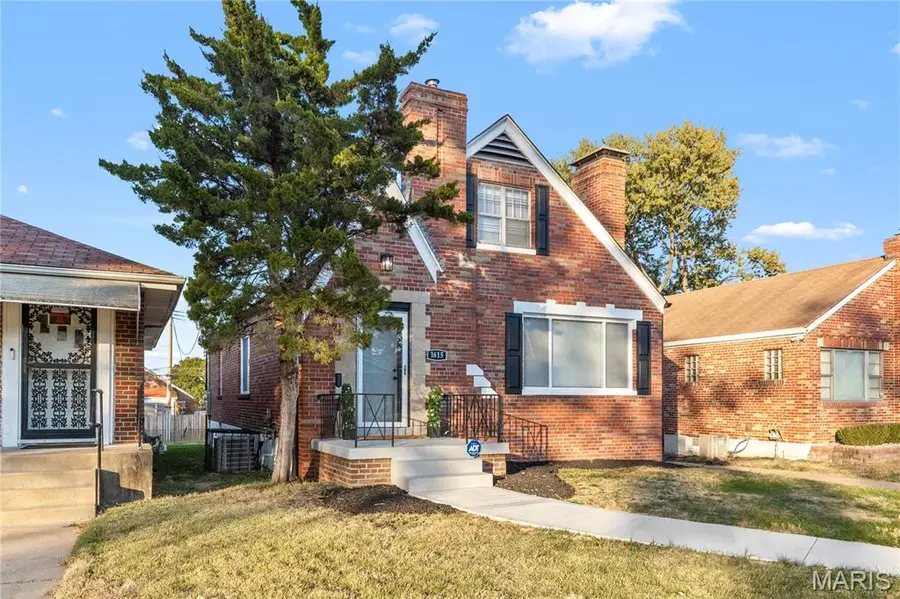 1615 Veronica Avenue, Saint Louis, MO 63147 - #2