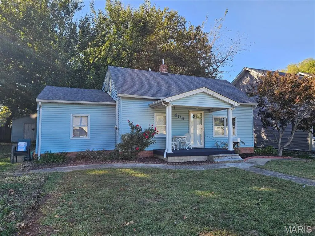 405 S Harrison Street, Litchfield, IL 62056 - #1
