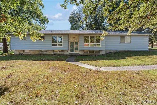 505 Westpark Drive, Columbia, IL 62236