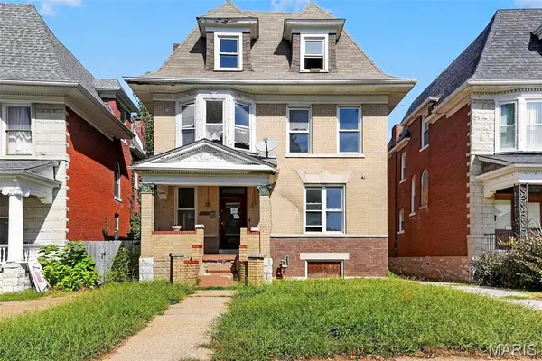 5639 Bartmer Avenue, St Louis, MO 63112
