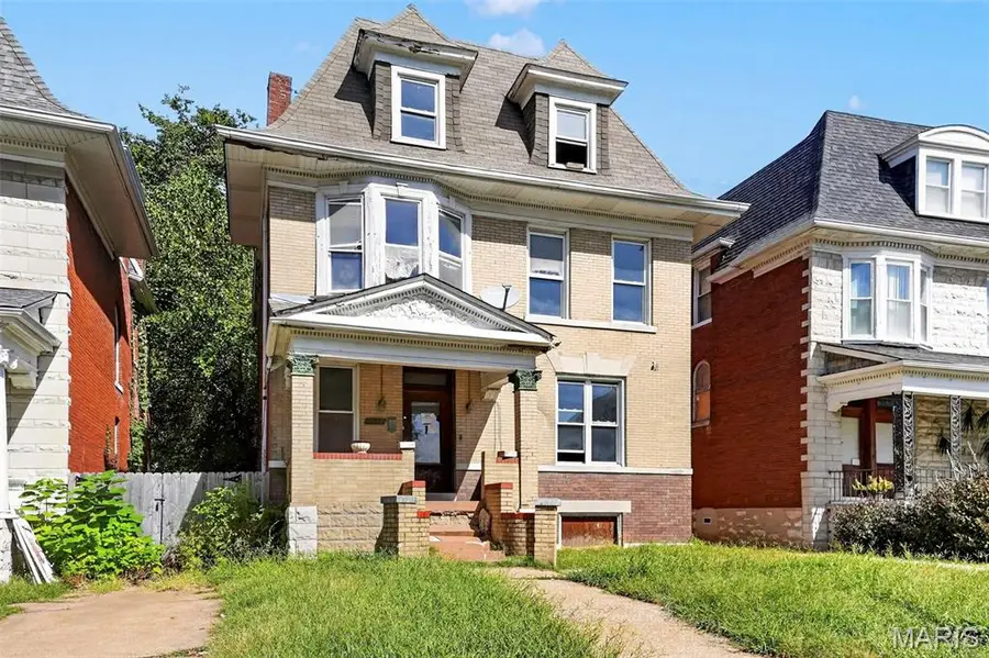 5639 Bartmer Avenue, Saint Louis, MO 63112 - #3
