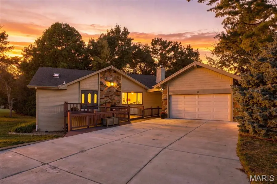 18 Clermont Court, Lake Saint Louis, MO 63367 - #2