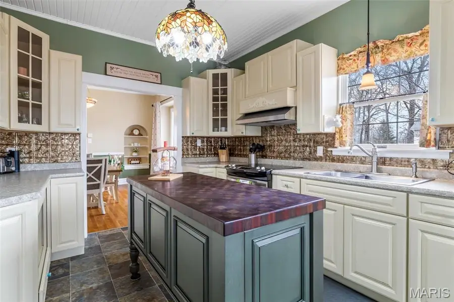 702 Dewey Avenue, Farmington, MO 63640 - #3