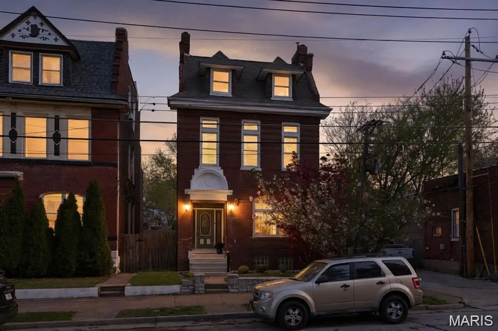 2241 Shenandoah Avenue, Saint Louis, MO 63104 - #1