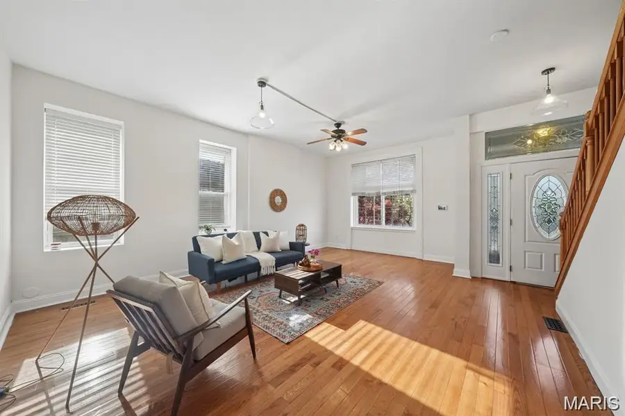 2241 Shenandoah Avenue, Saint Louis, MO 63104 - #3