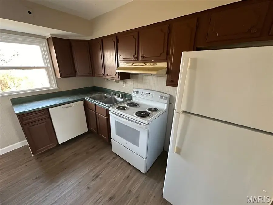 345 Lancashire Road, Saint Louis, MO 63137 - #2