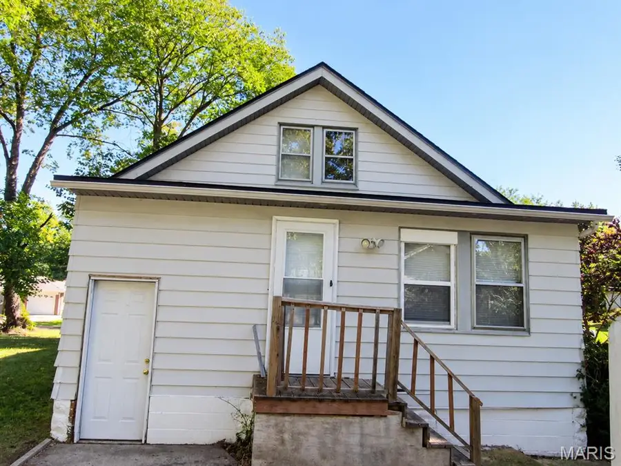 651 N 39th Street, Belleville, IL 62226 - #3