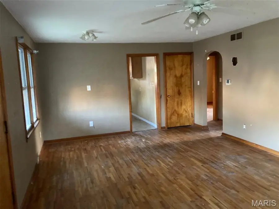 322 S Gravois Avenue, Tipton, MO 65081 - #3