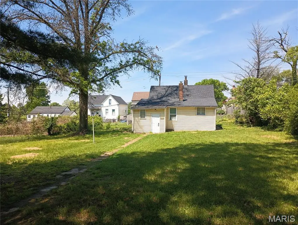 8539 Robin Avenue, Saint Louis, MO 63147 - #1