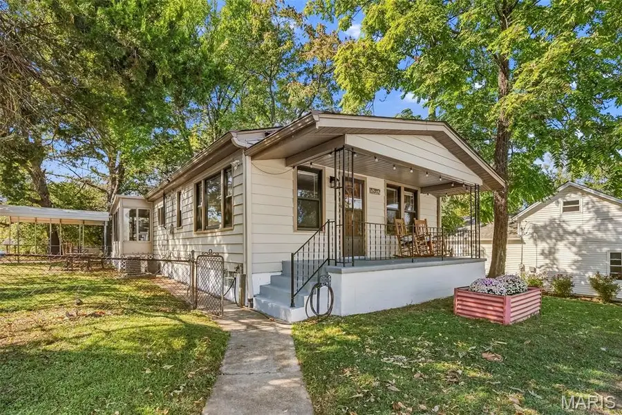 5302 Heege Road, Saint Louis, MO 63123 - #2