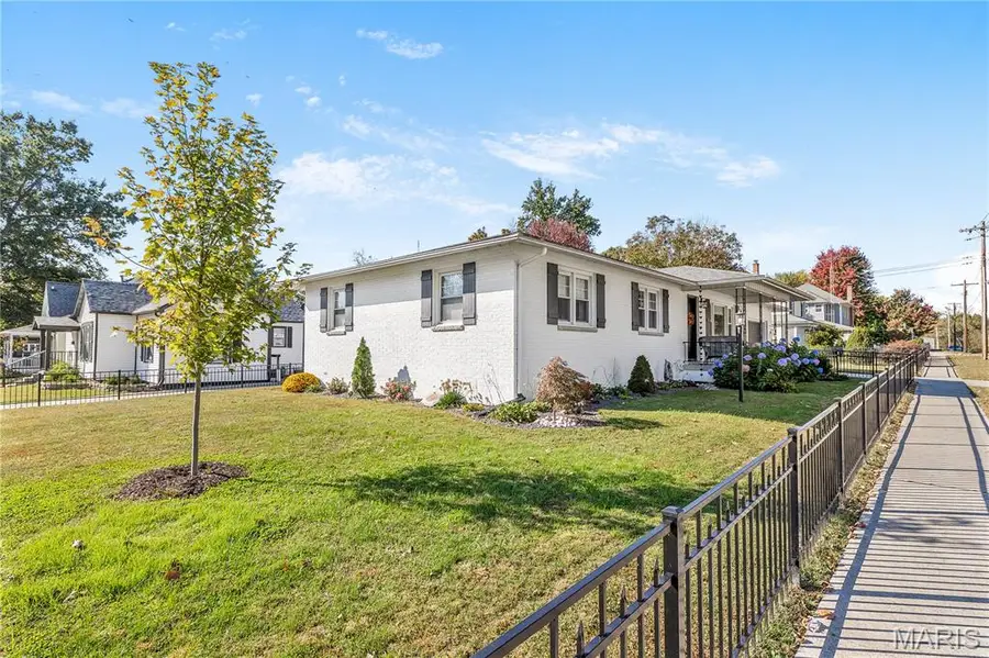 500 W Summer Street, Hillsboro, IL 62049 - #3