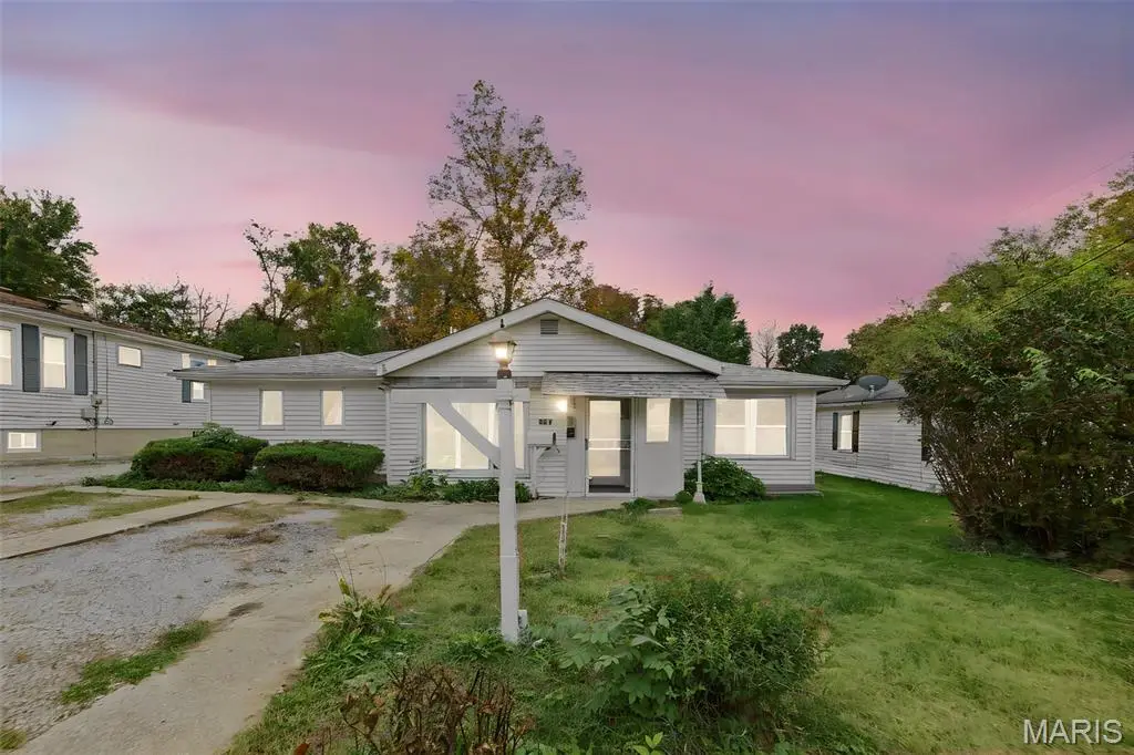 135 W Juda Avenue W, Collinsville, IL 62234 - #1