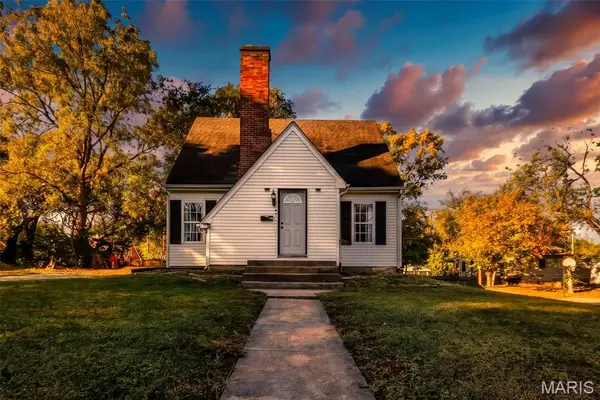 615 N 4th Street, Elsberry, MO 63343