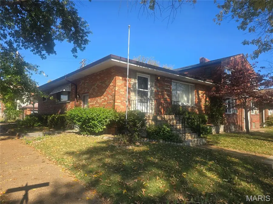 5321 Pernod Avenue, Saint Louis, MO 63139 - #2