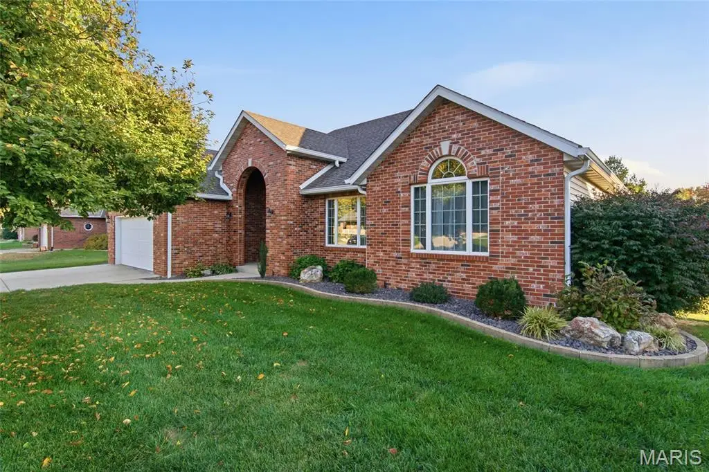 12 Oak Ridge Drive, Columbia, IL 62236 - #1