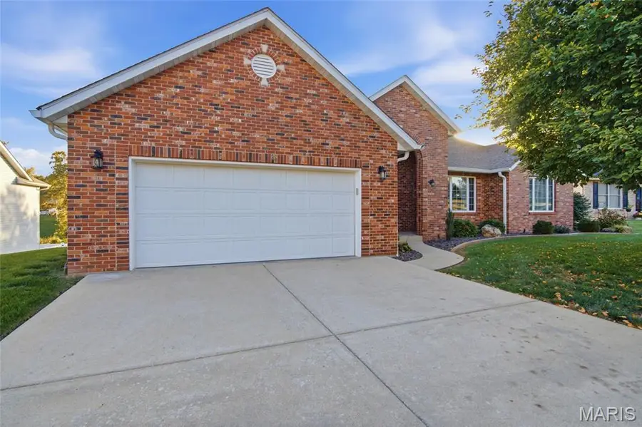 12 Oak Ridge Drive, Columbia, IL 62236 - #2