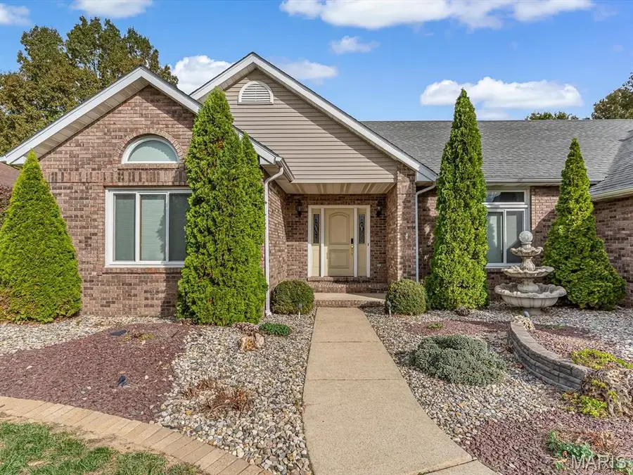 1107 E Woodfield Drive, Alton, IL 62002 - #2