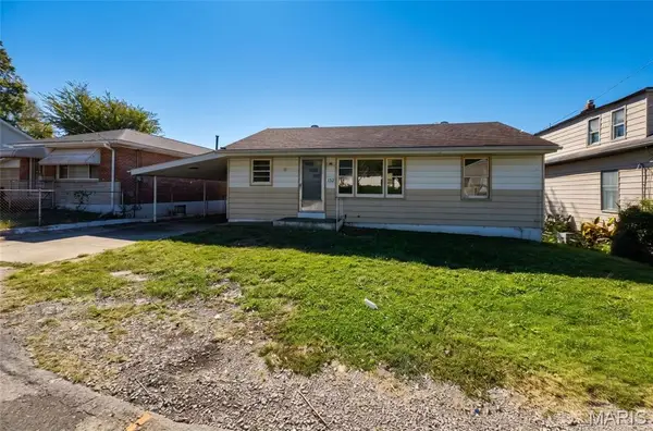 152 W Holden Avenue, St Louis, MO 63125