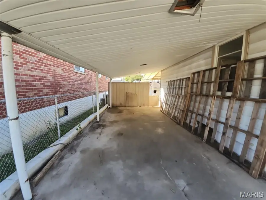 152 W Holden Avenue, Saint Louis, MO 63125 - #2