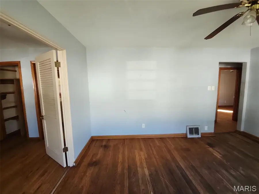 152 W Holden Avenue, Saint Louis, MO 63125 - #3