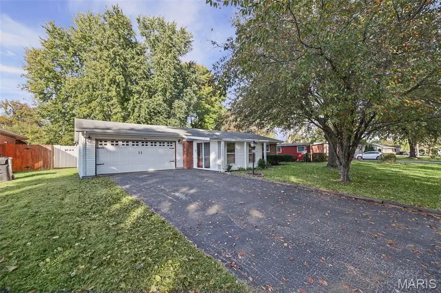 25 Crossroad Drive, Fairview Heights, IL 62208 - #2