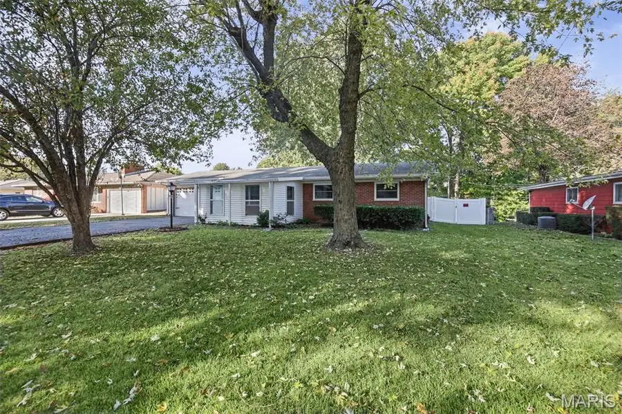 25 Crossroad Drive, Fairview Heights, IL 62208 - #3