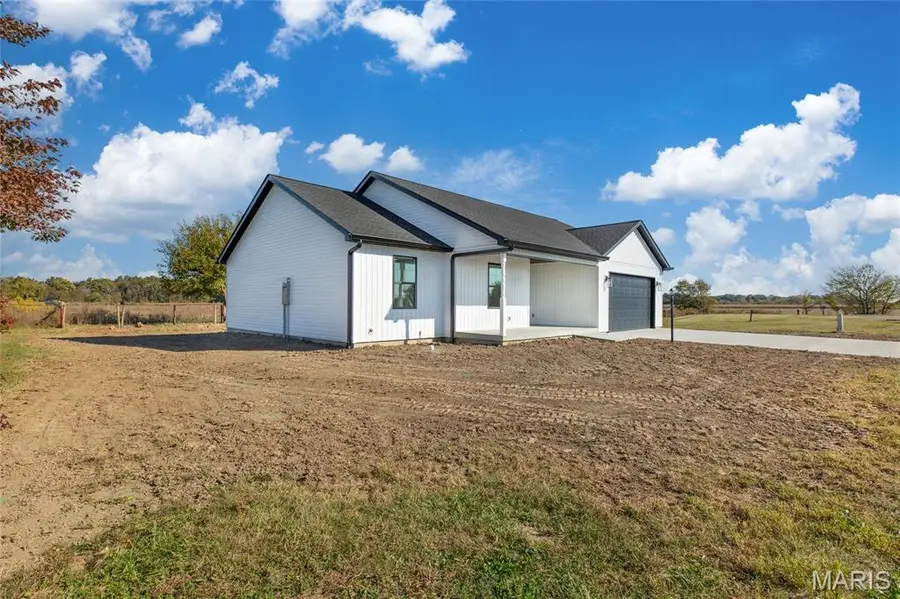 188 Ashton Drive, Brighton, IL 62012 - #2