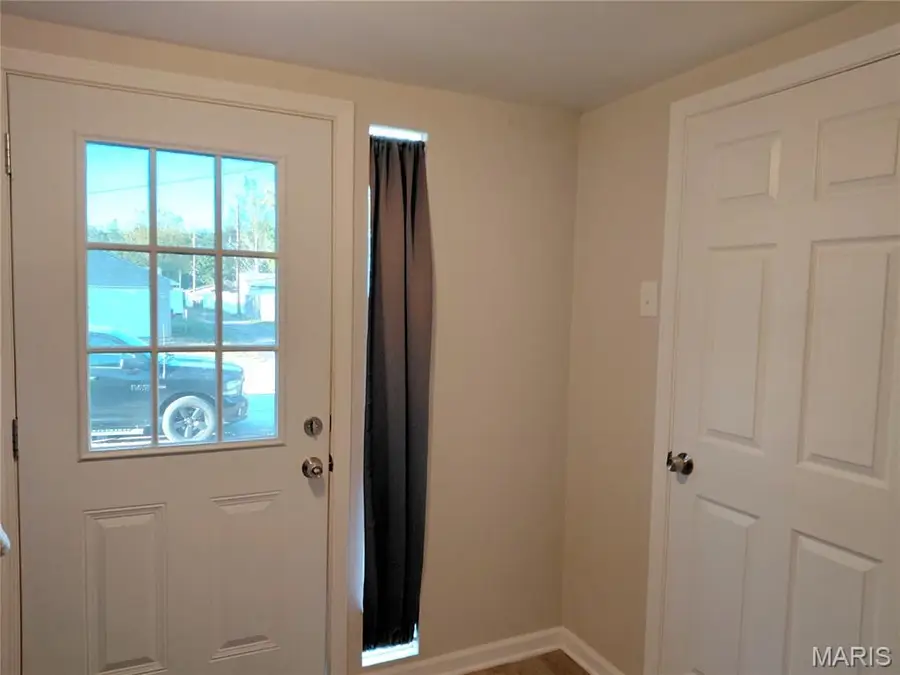218 Eula Avenue, Wood River, IL 62095 - #2