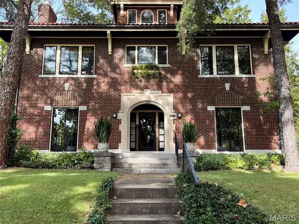 6965 Pershing Avenue, University City, MO 63130 - #1