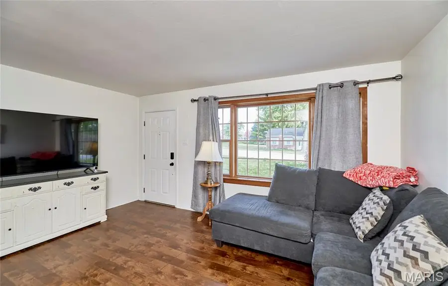 11284 Saint Clement Lane, Saint Ann, MO 63074 - #3