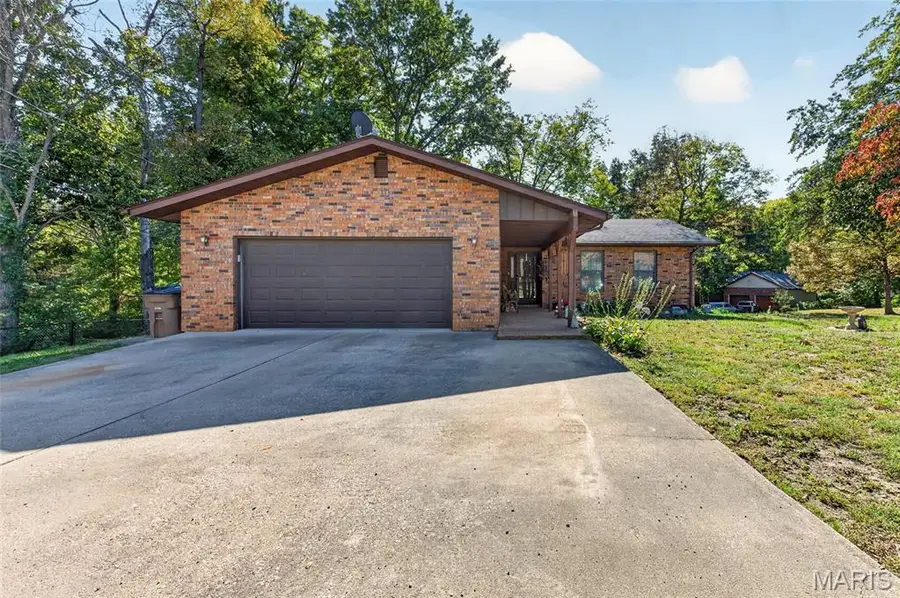 225 South Street, Troy, IL 62294 - #2