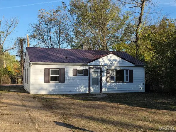 105 S Newport Lane, Waynesville, MO 65583