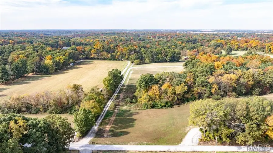 20765 Oak Rest Road, Brighton, IL 62012 - #2