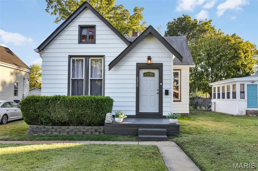 6570 Bradley Avenue, Saint Louis, MO 63139 - #1