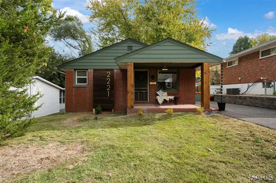 2221 Norside Drive, Alton, IL 62002 - #2
