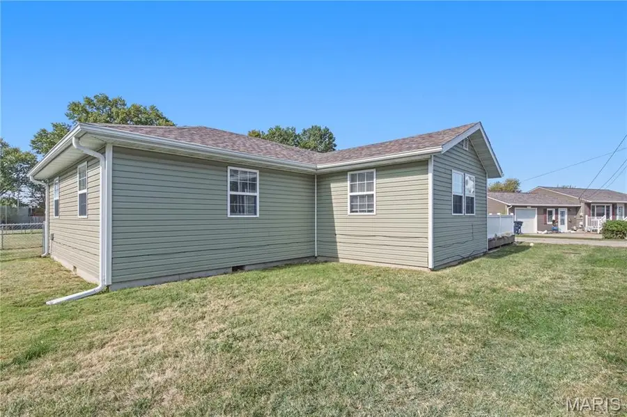 1905 N Jackson Street, Litchfield, IL 62056 - #3
