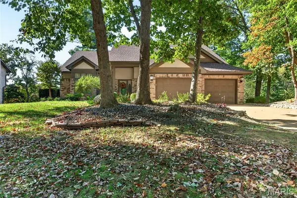 214 Crestwood Drive, Collinsville, IL 62234