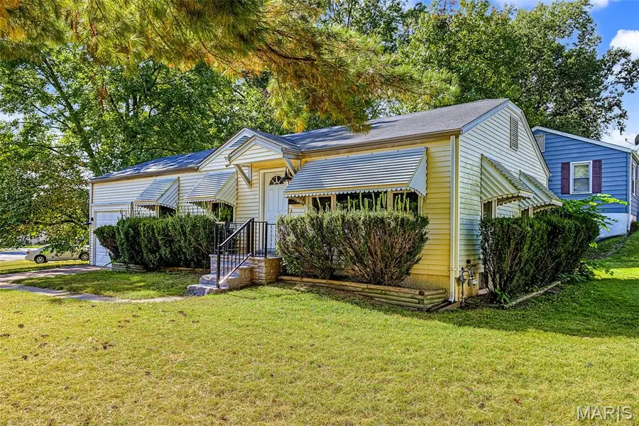10327 Ashbrook Drive, Saint Louis, MO 63137 - #3