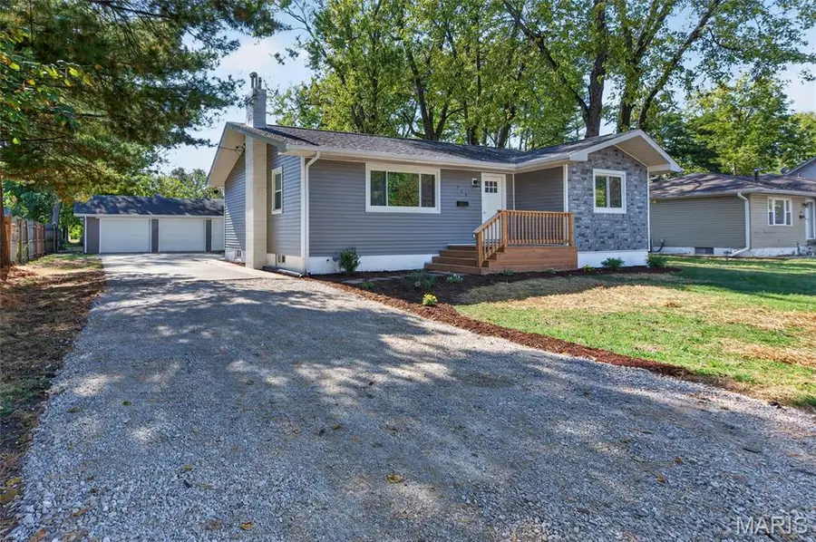314 W 5th Street, Staunton, IL 62088 - #2