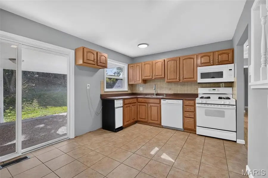80 Ville Teresa Court, Hazelwood, MO 63042 - #3