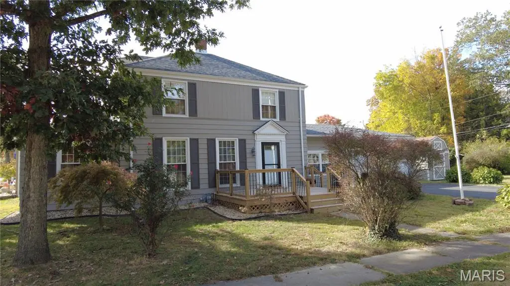 831 E 5th Street, Centralia, IL 62801 - #1