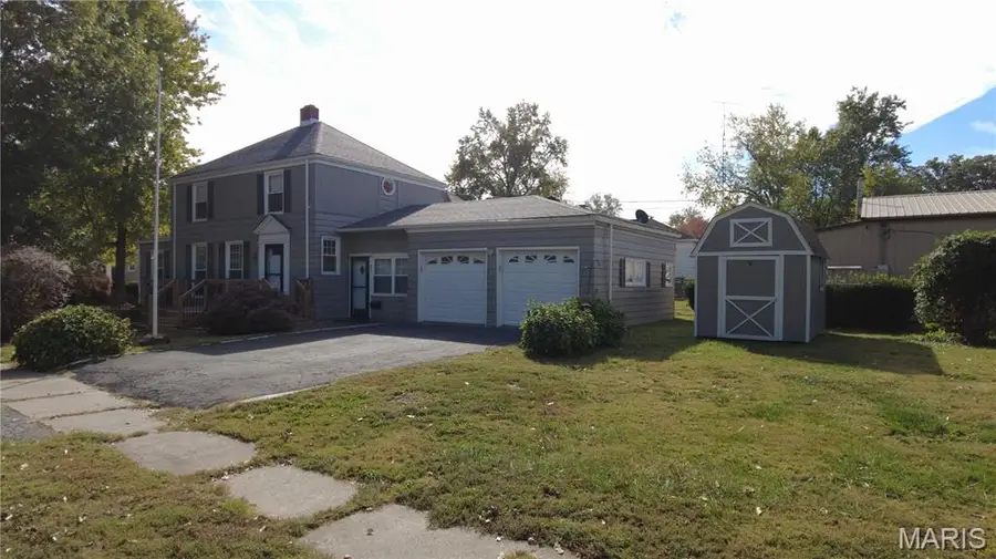 831 E 5th Street, Centralia, IL 62801 - #3