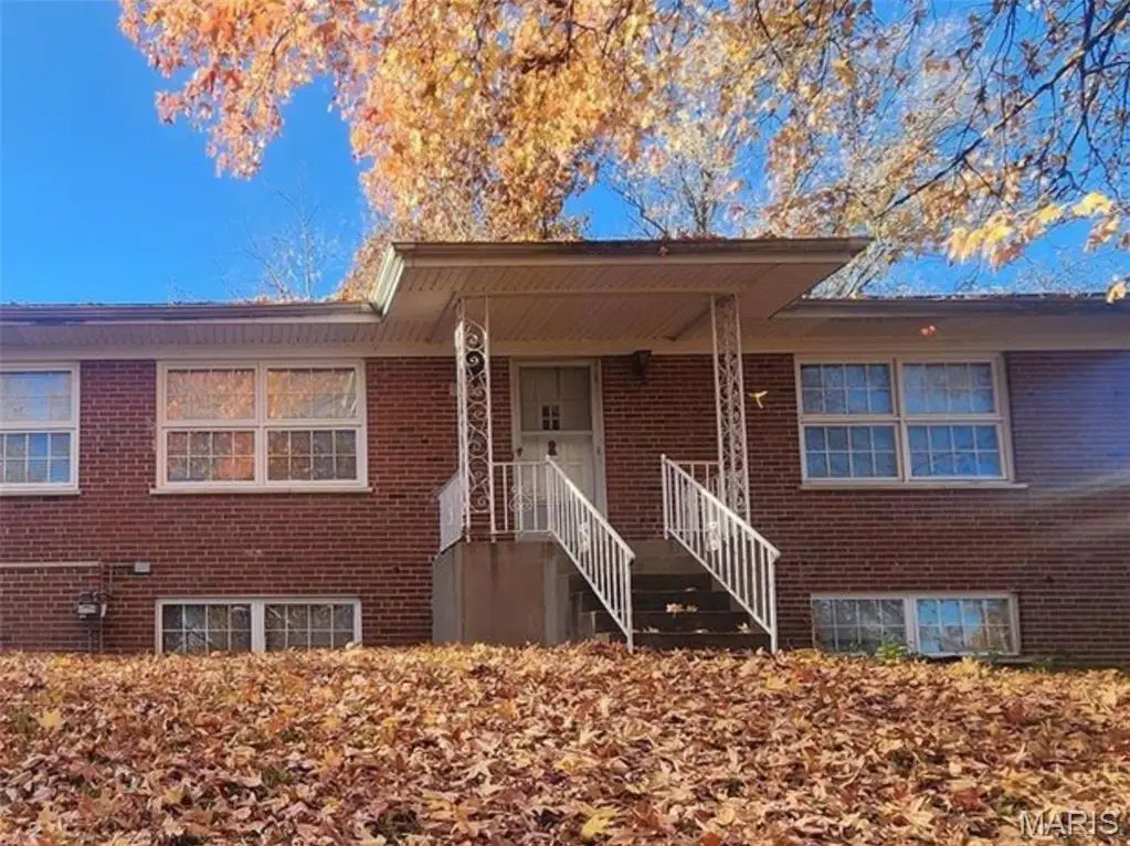7712 Nacomis Drive, Saint Louis, MO 63121 - #1