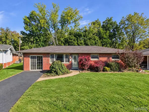 3 Exeter Lane, Belleville, IL 62226